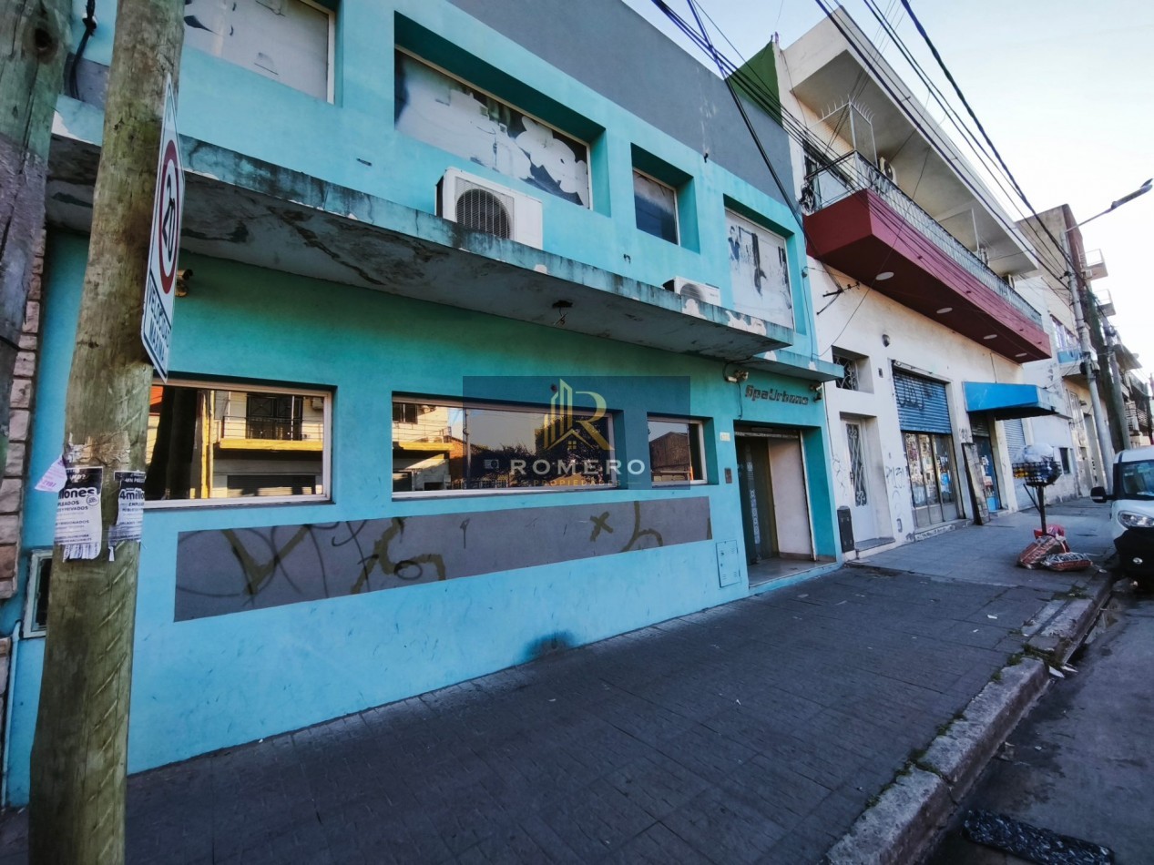 ALQUILER AMPLIO LOCAL COMERCIAL V. DOMINICO AVELLANEDA